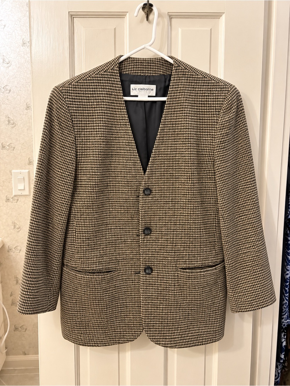 Liz Claiborne Women’s Brown Houndstooth Blazer
